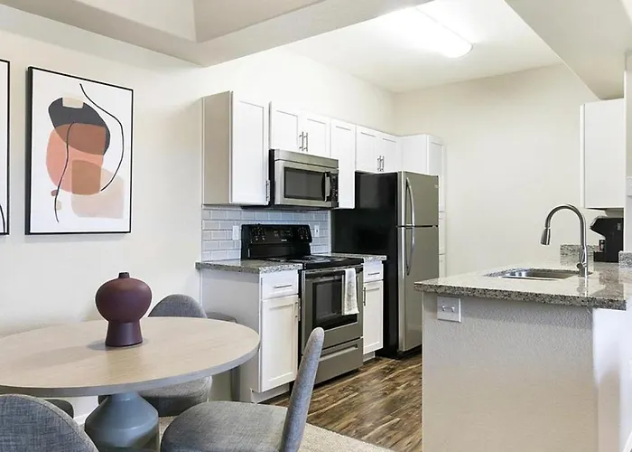 Apartment Landing - Modern With Amazing Amenities